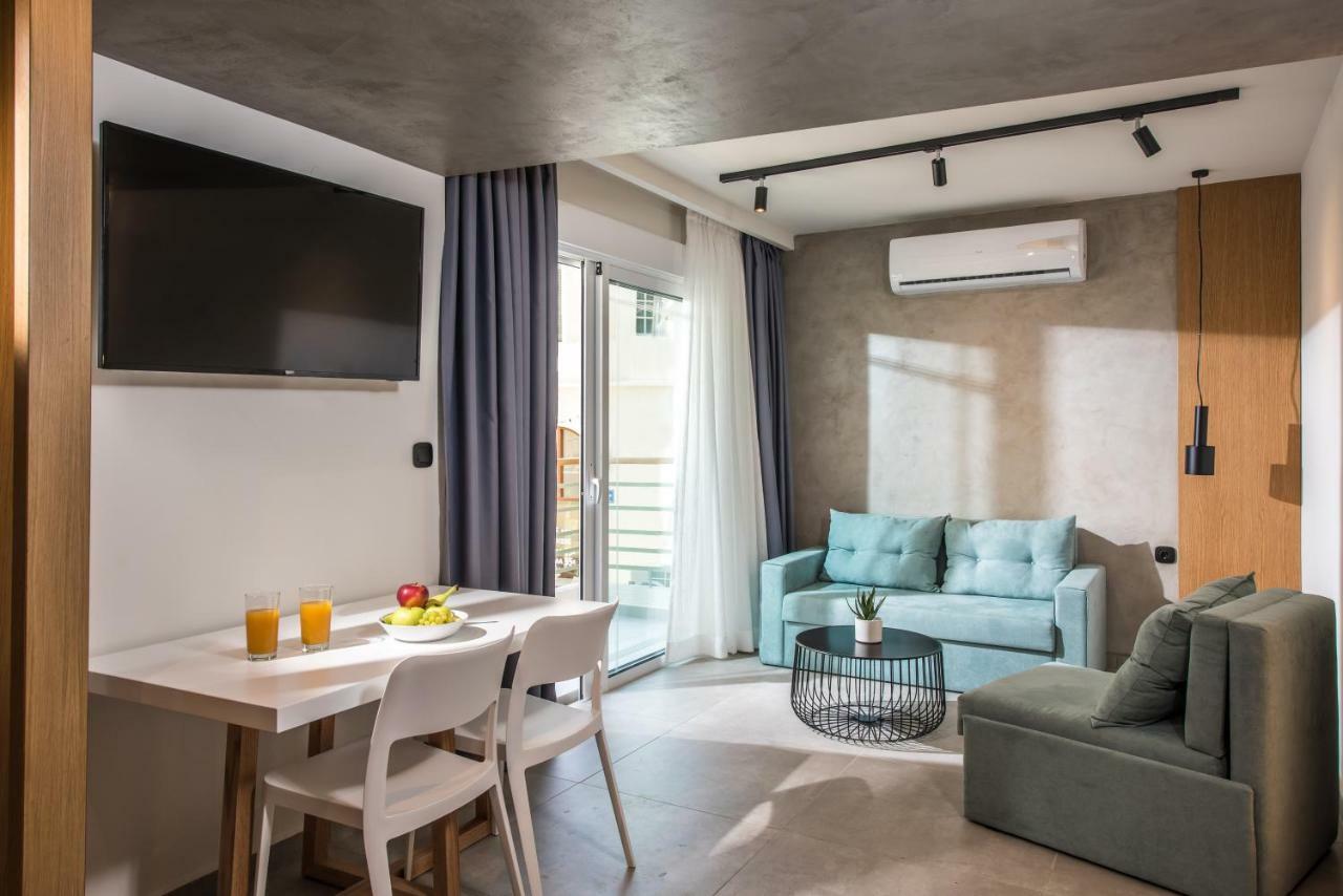 King'S Blue, Urban Suites 伊拉克利翁 外观 照片